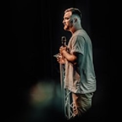 The Hypnotist: Public speaking hypnosis to prepare for an upcoming speech